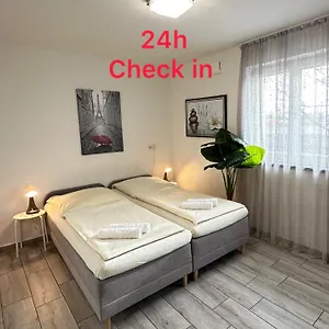 Modern Living Kueche Netflix Inklusive Lage , Neurenberg Duitsland